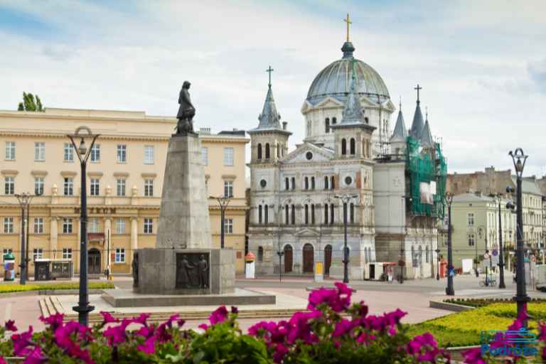 Freedom Square in Lodz Photo: Tadeusz Kościuszko Monument at Plac Wolności in Łódź