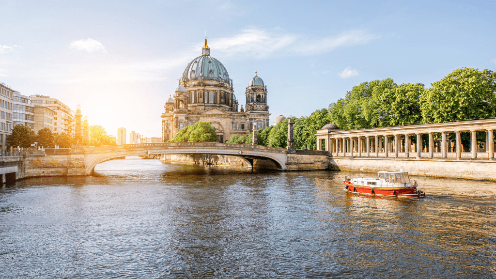Museum Island Graphic with Museum Island