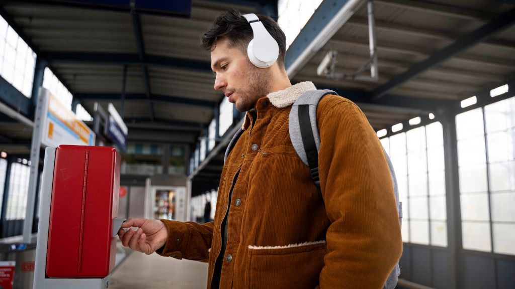 How much does a train ticket to Walbrzych cost? Carrier price overview Man buys tickets